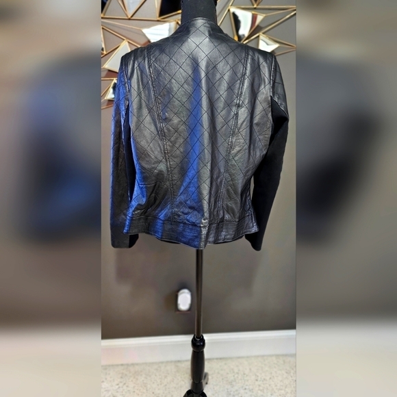 IMAN Global Chic Leather Jacket with Matching Driving Gloves - Picture 5 of 13